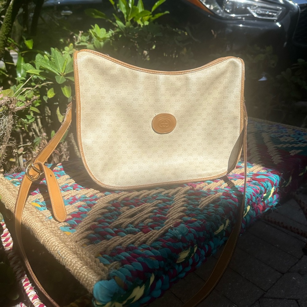 Vintage Gucci crossbody